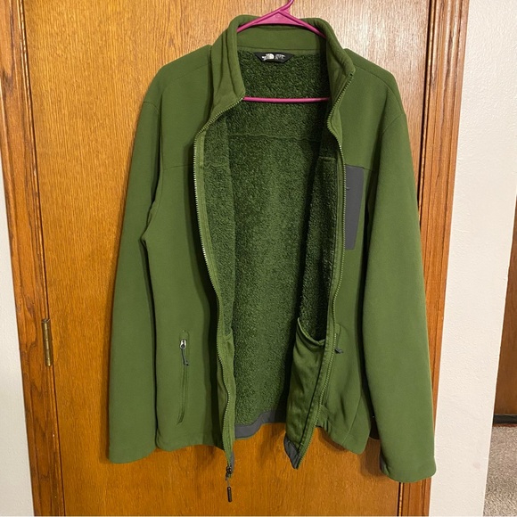 Men’s Large The North Face Insulated Fleece Lined Jacket - Picture 10 of 14